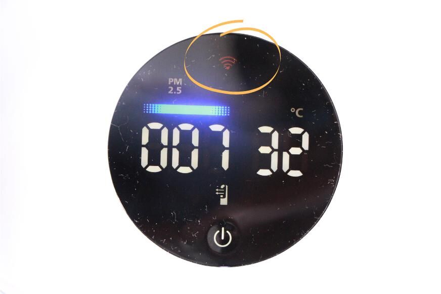 Das WiFi-Symbol des Philips Air Performer Series 8000 ist auf dem Display zu sehen und ist in oranger Farbe angezeigt.